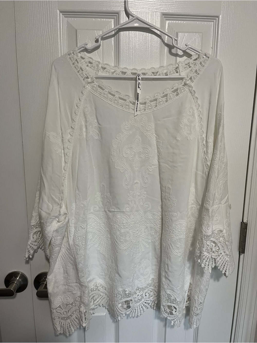Leo & Nicole White Lace-Trim Tunic Top
